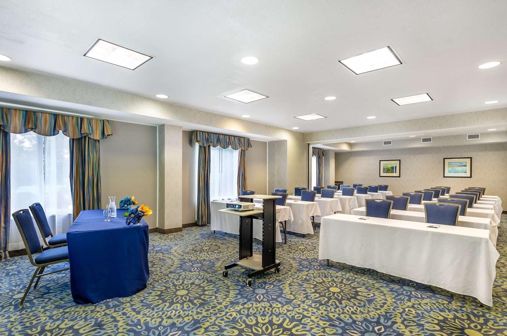 Best Western Plus Waynesboro Inn & Suites Conference Center photo 44