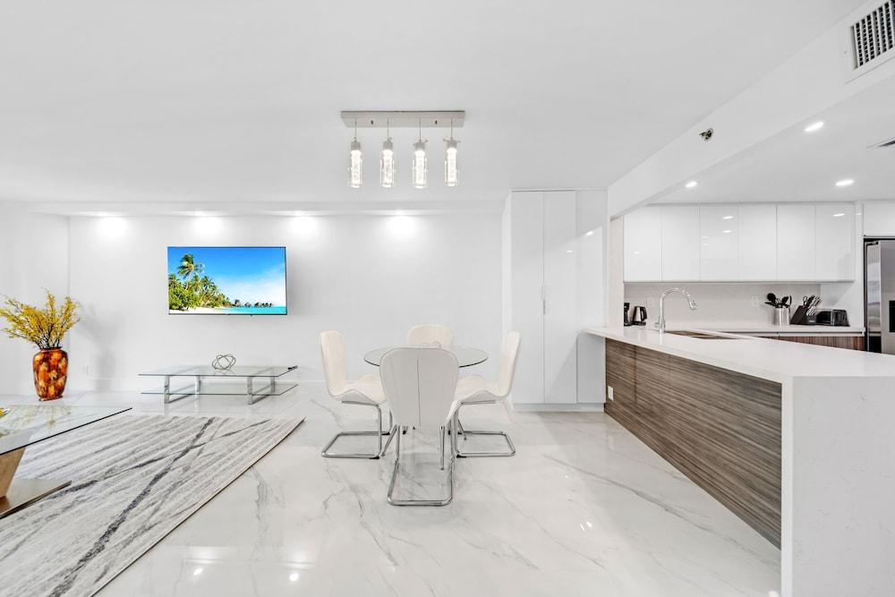The Grand Biscayne Bay photo 45