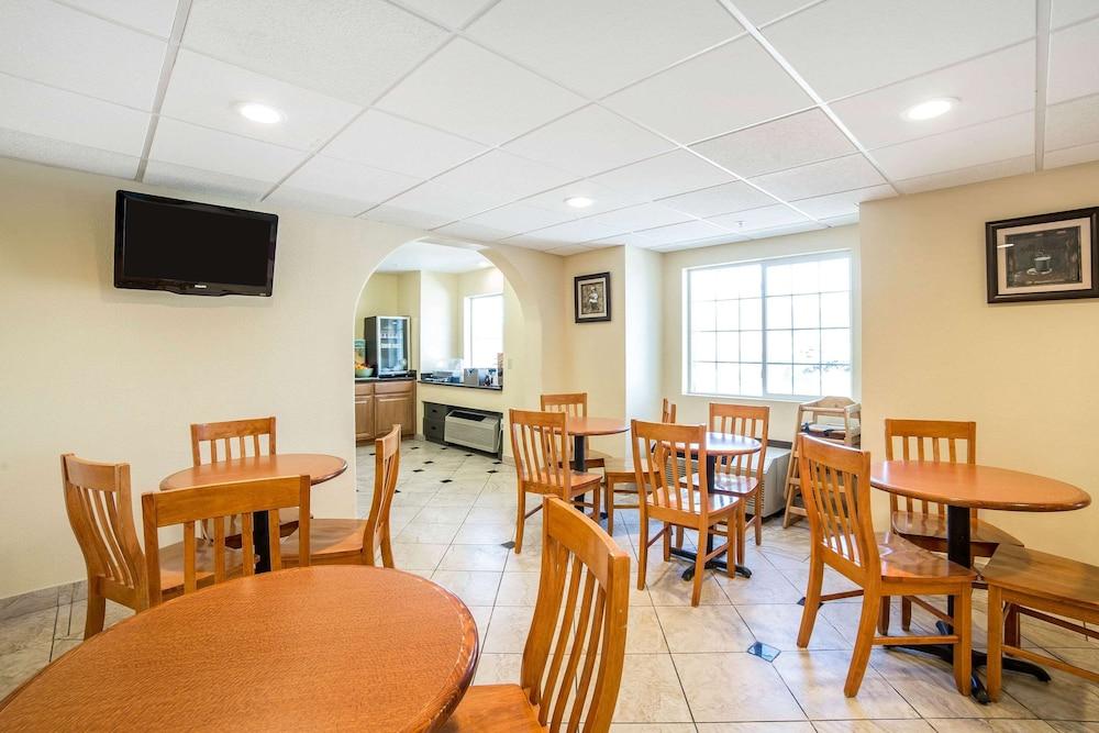 Quality Inn & Suites Elko photo 39