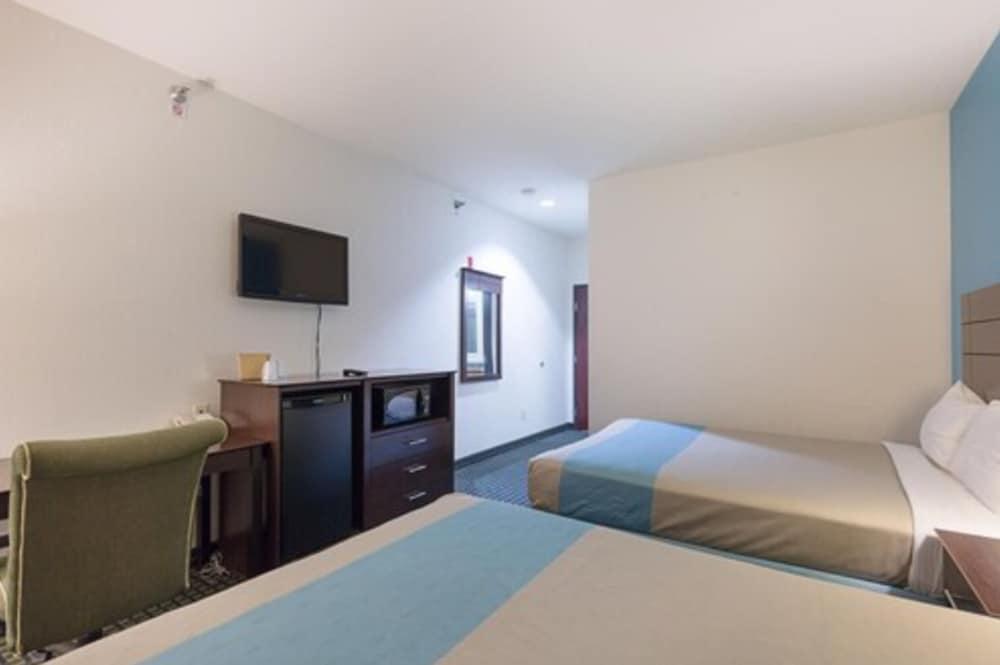Budget Inn and Suites photo 9