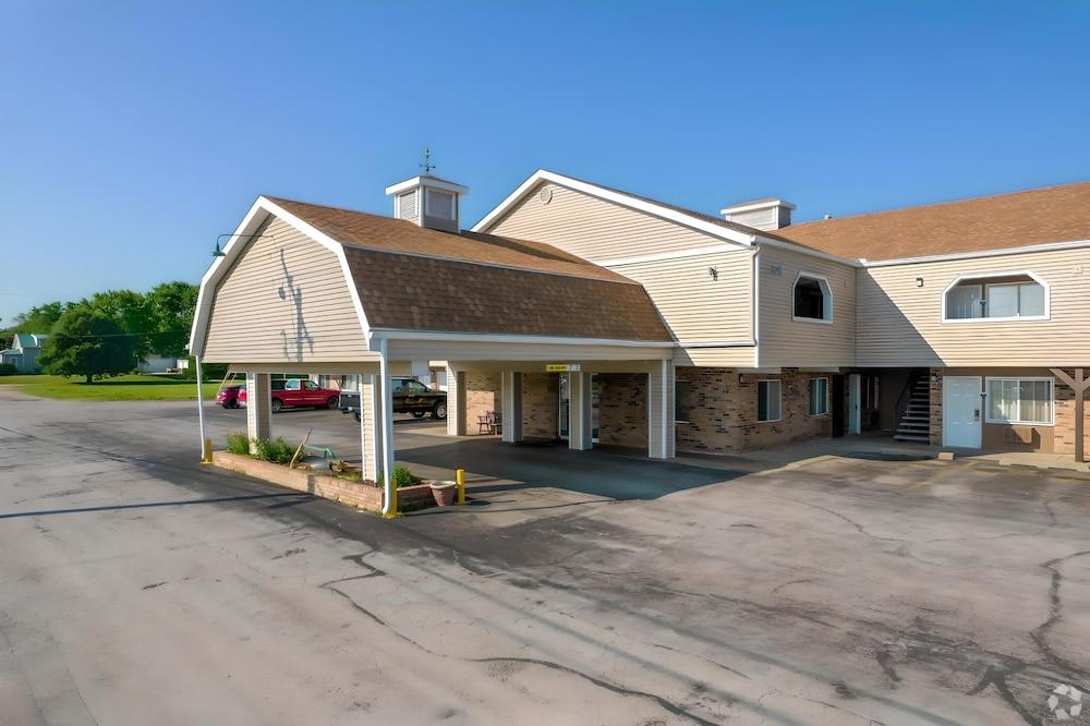 I-80 Inn & Suites photo 7