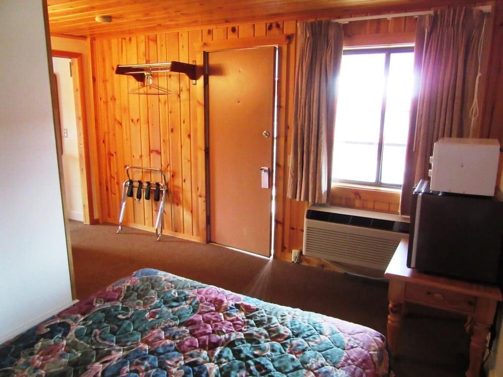 Traveler's Lodge photo 2