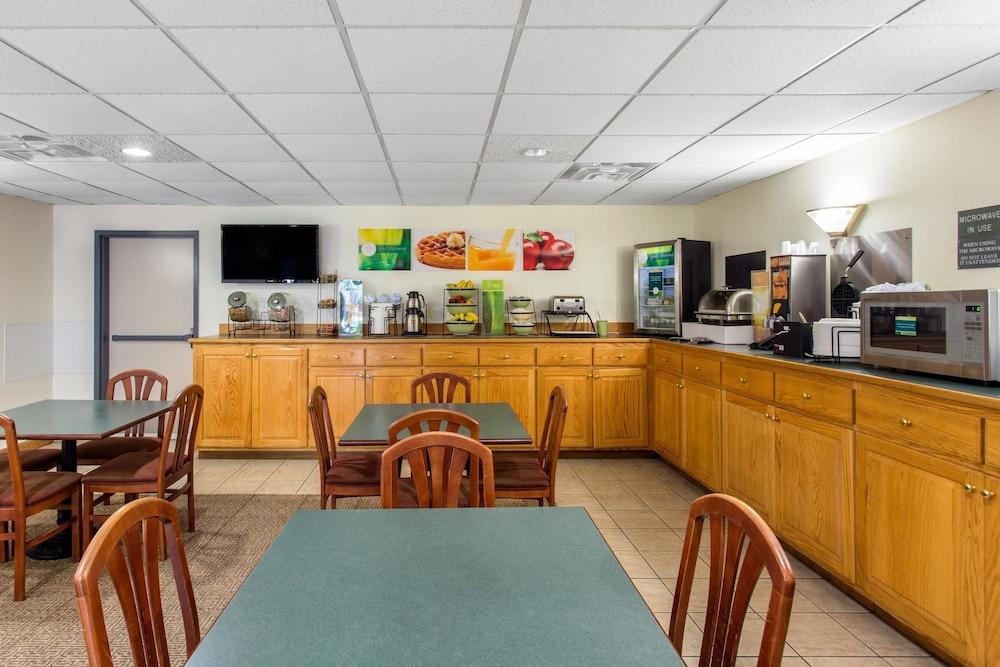 Quality Inn Surfside Myrtle Beach photo 25