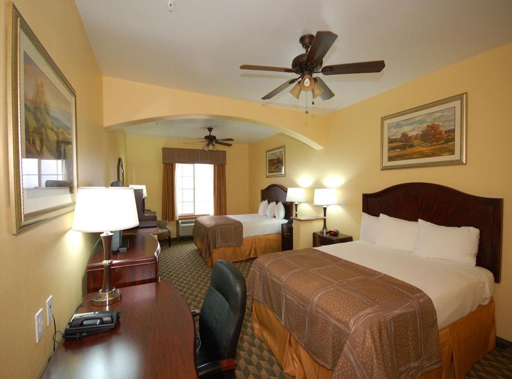 Best Western Plus Manvel Inn & Suites photo 14