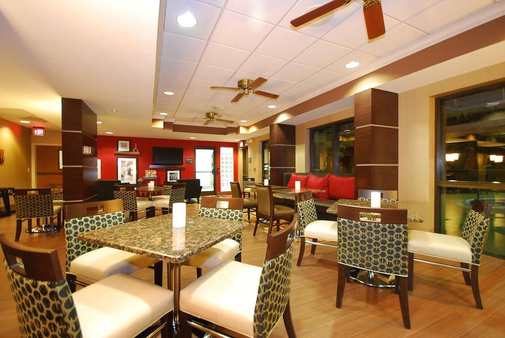 Hampton Inn Fort Myers-Airport & I-75 photo 45