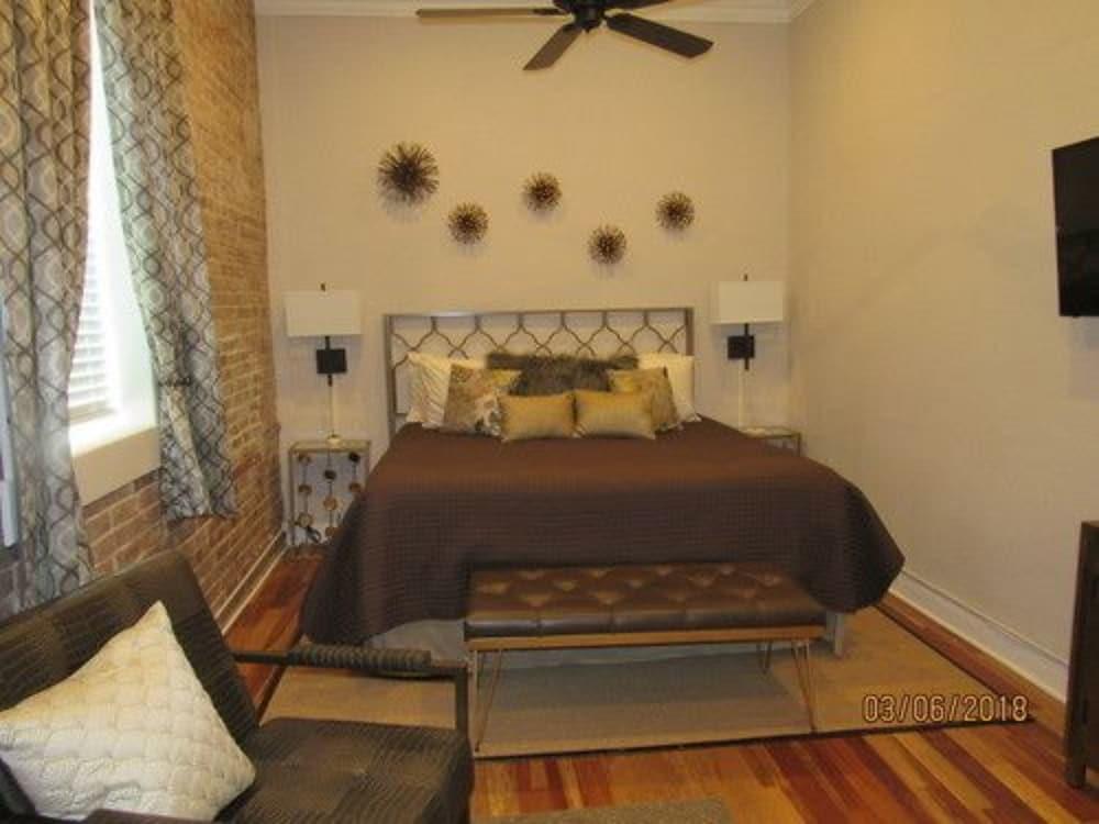 Hamilton House Inn photo 27