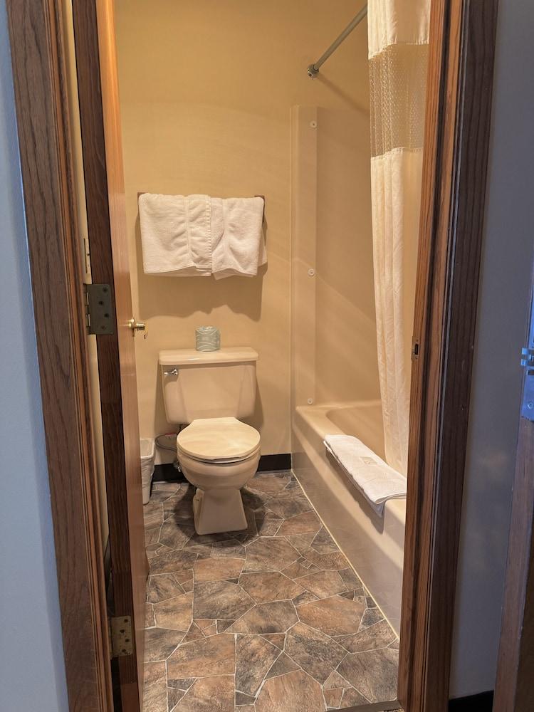 Wrangler Inn photo 12