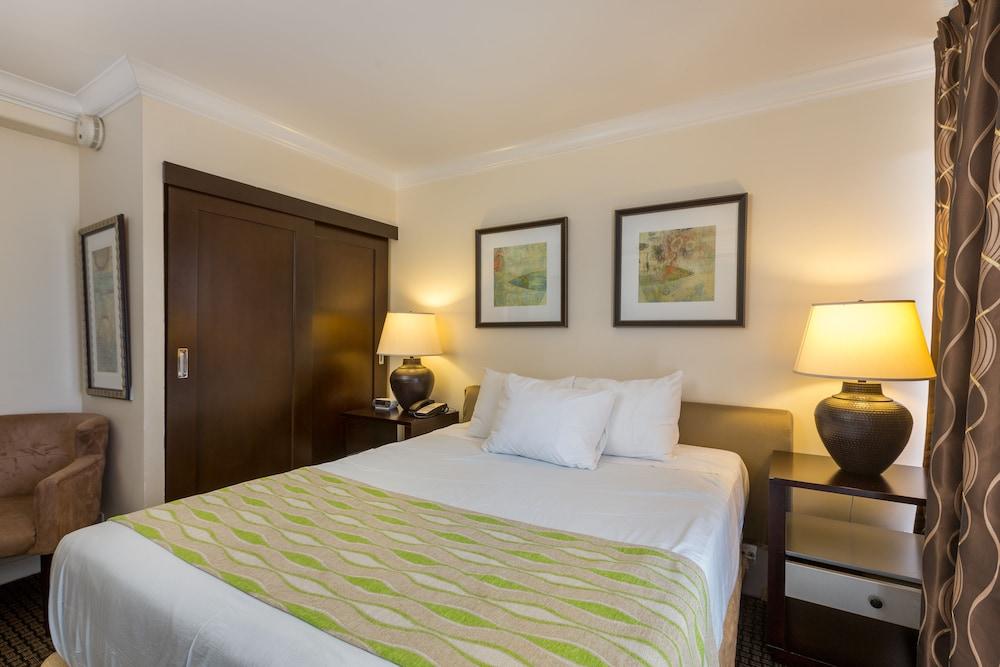 Regency on Beachwalk Waikiki by OUTRIGGER photo 58