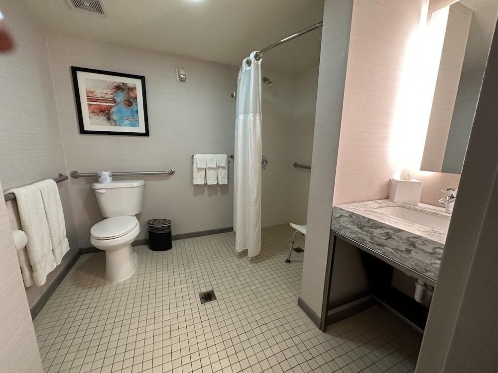 Crowne Plaza Nashville Airport by IHG photo 7