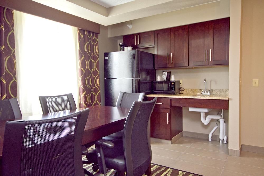 Holiday Inn Express Adrian by IHG photo 5