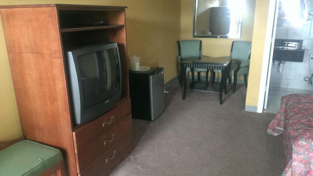 Branford Motel photo 11