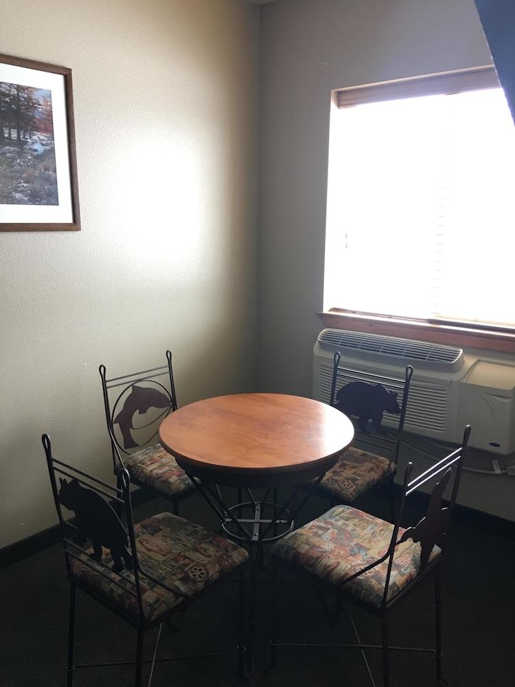 Boulder Creek Inn photo 18