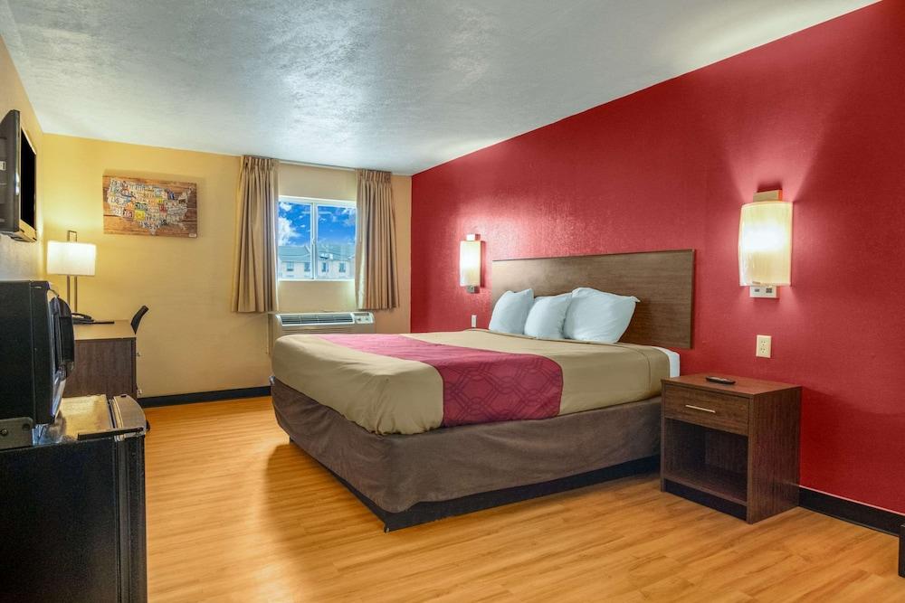 Econo Lodge Kent - Akron West photo 8