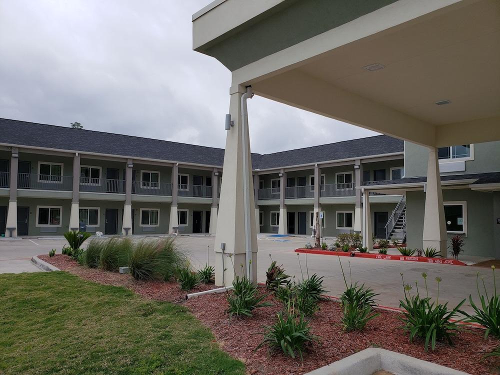 Scottish Inns & Suites photo 18