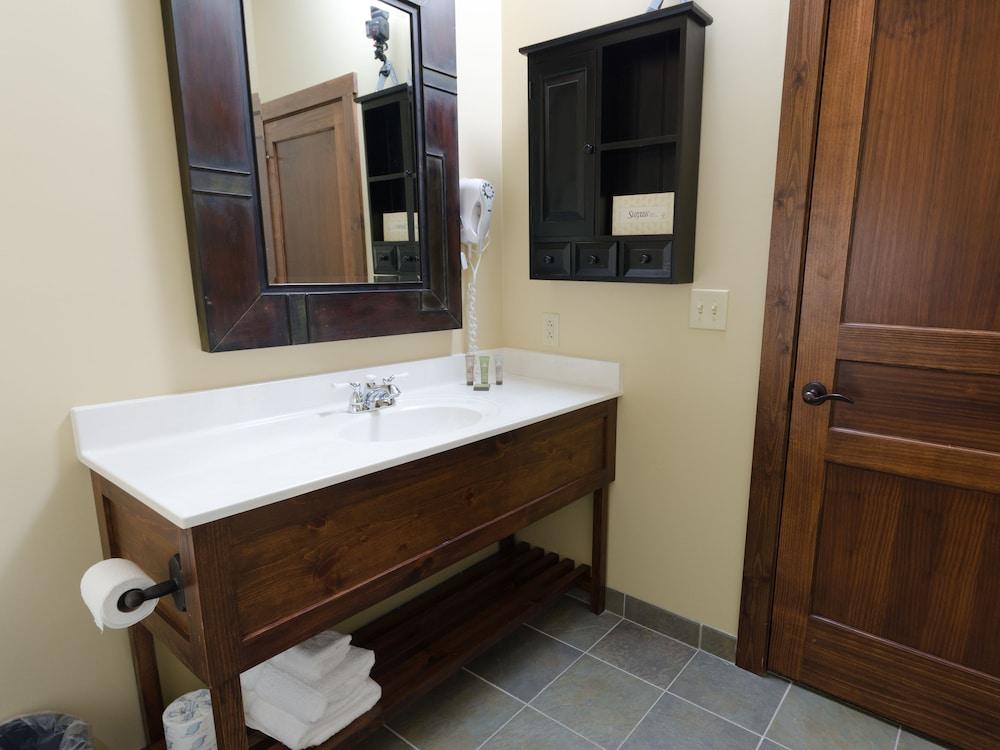 Soaring Eagle Lodge photo 24