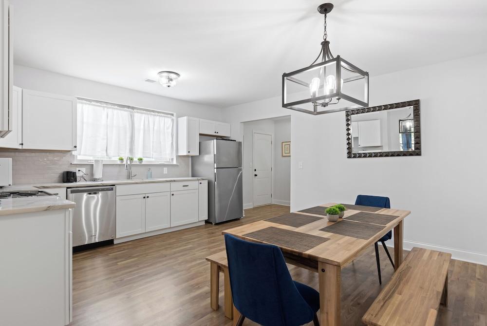 Trendy at Hoyt Two Homes photo 8