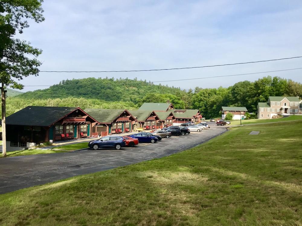 Swiss Chalets Village Inn photo 87