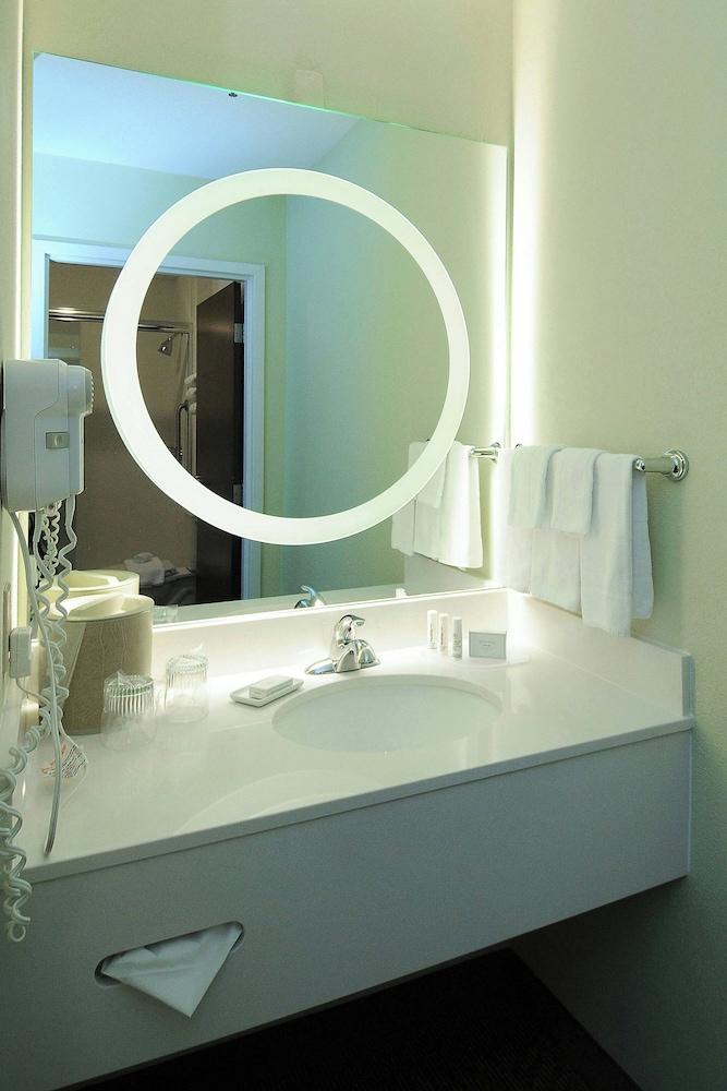 Springhill Suites by Marriott Warwick photo 13