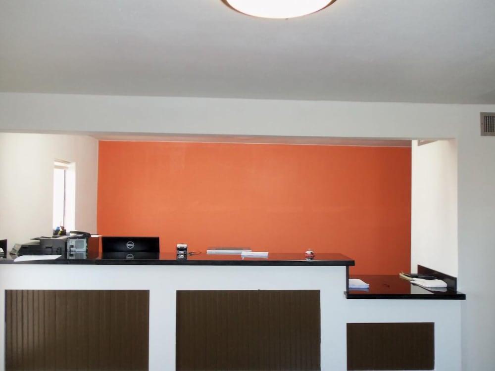 Giddings Executive Inn photo 9