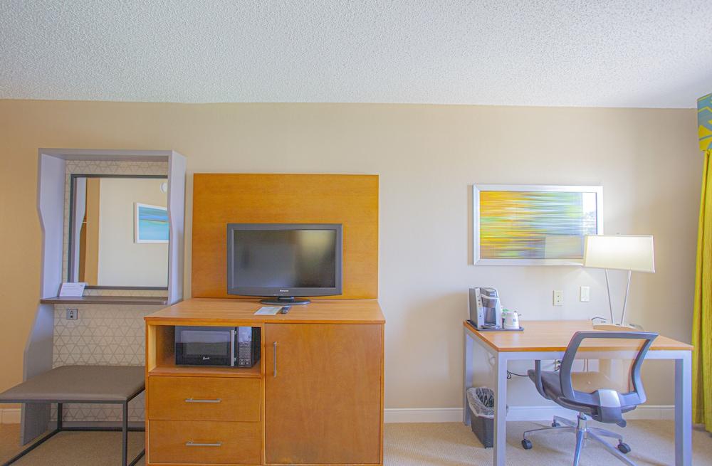 Holiday Inn & Suites Spring- The Woodlands Area by IHG photo 20