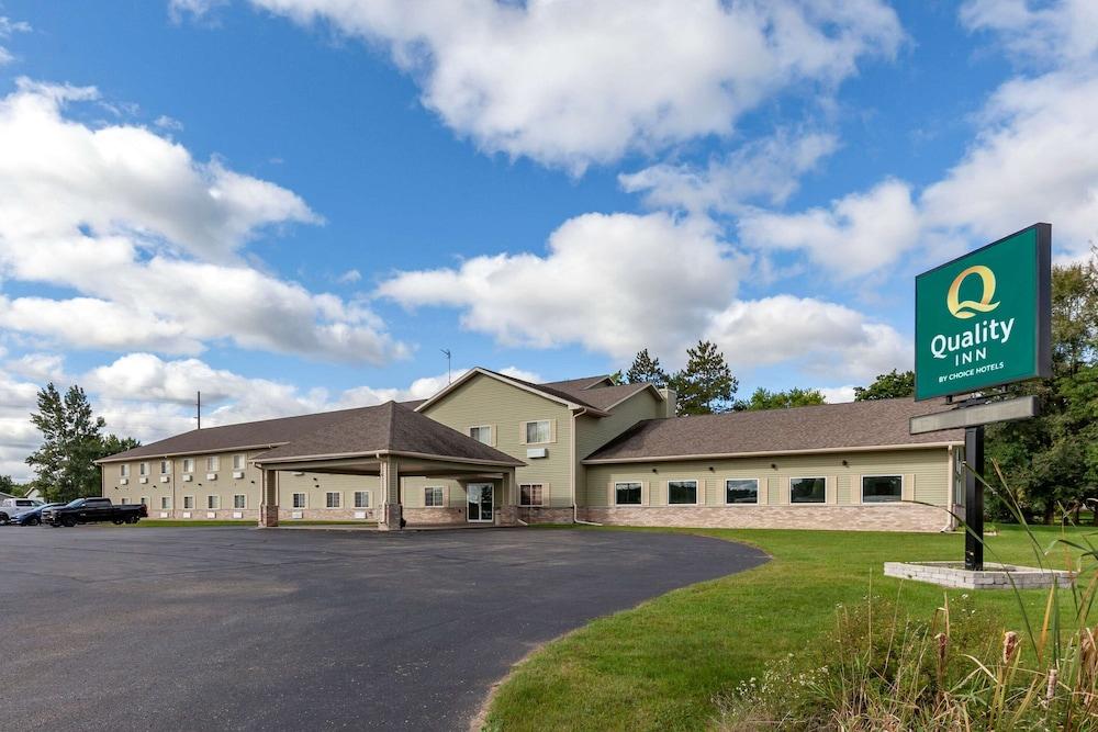Quality Inn Redgranite photo 1