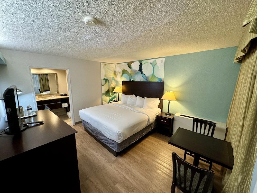 Wyndham Garden Ann Arbor photo 34