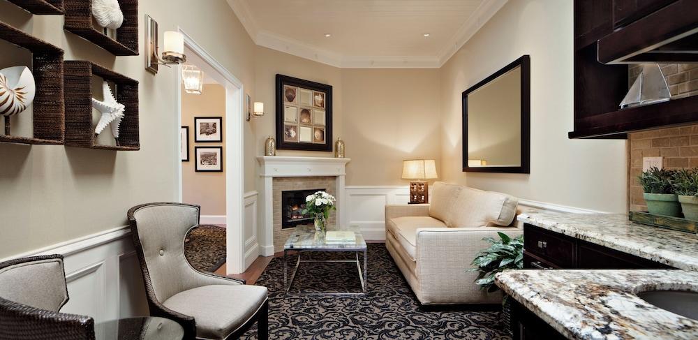 Snug Harbor Inn photo 20