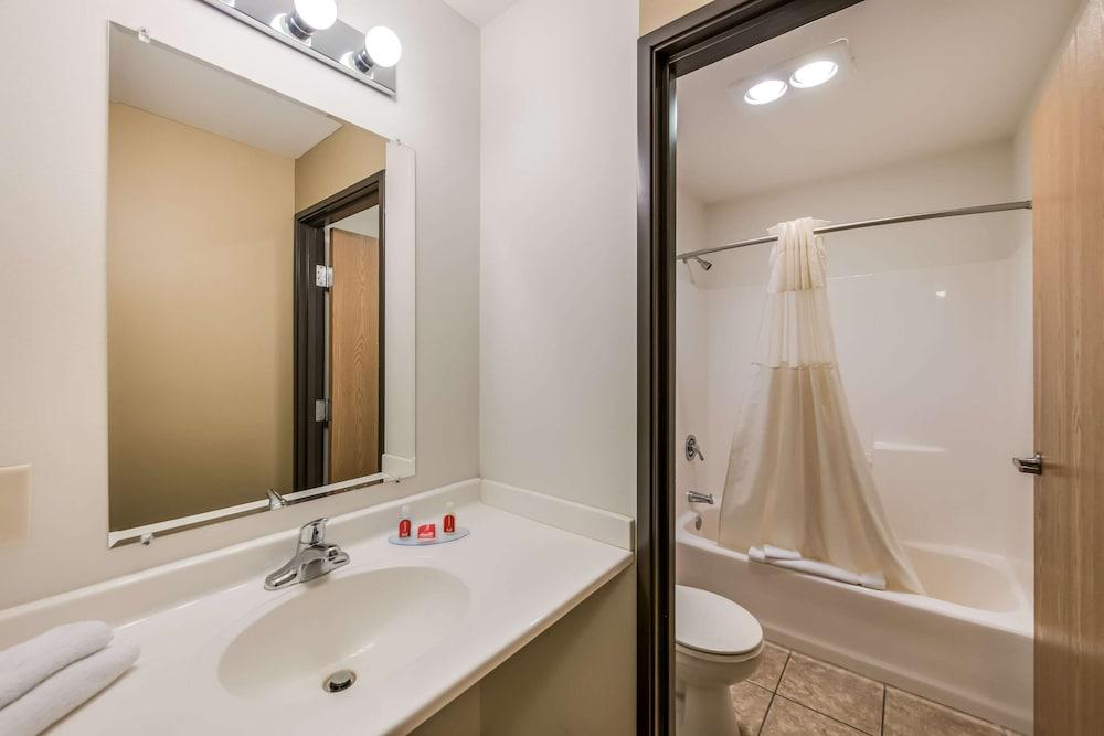 Econo Lodge Rice Lake photo 26