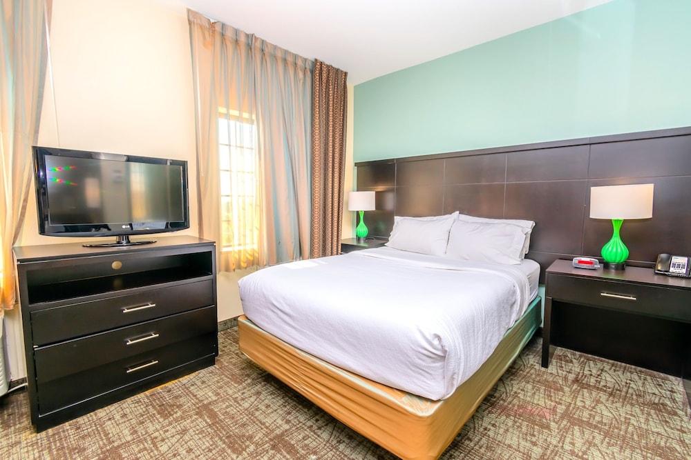 Staybridge Suites Houston IAH - Beltway 8 by IHG photo 39