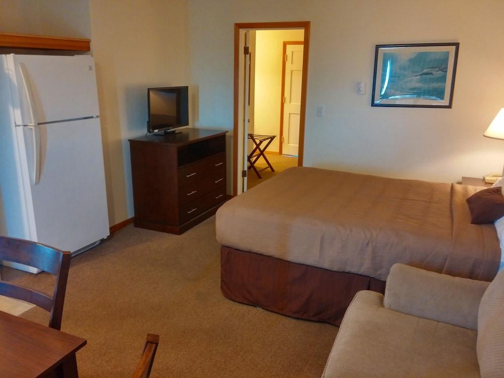 Silver Sands Motel photo 3