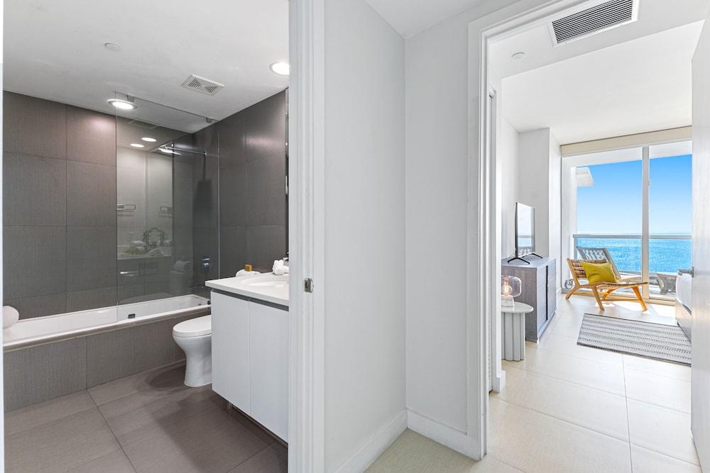 Dharma Home Suites Miami at Monte Carlo photo 75