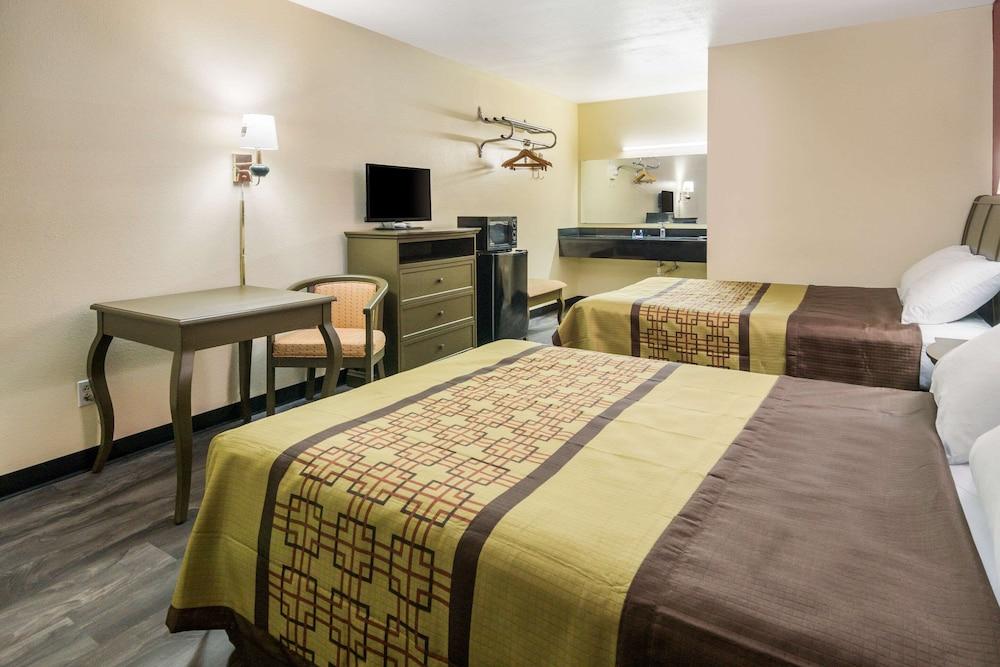 Rodeway Inn Ranger I-20 photo 11