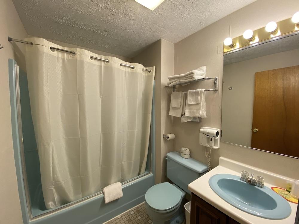 Economy Lodge photo 51