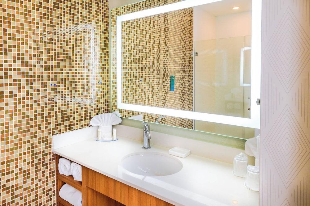 SpringHill Suites Houston Baytown photo 3