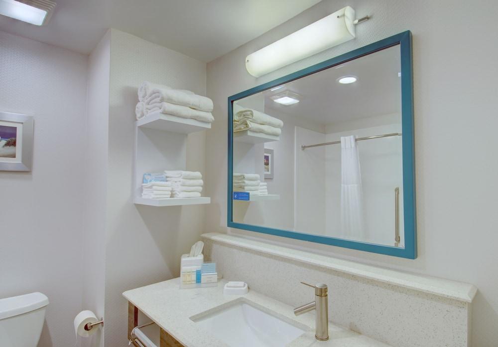 Hampton Inn & Suites Boston/Stoughton photo 21
