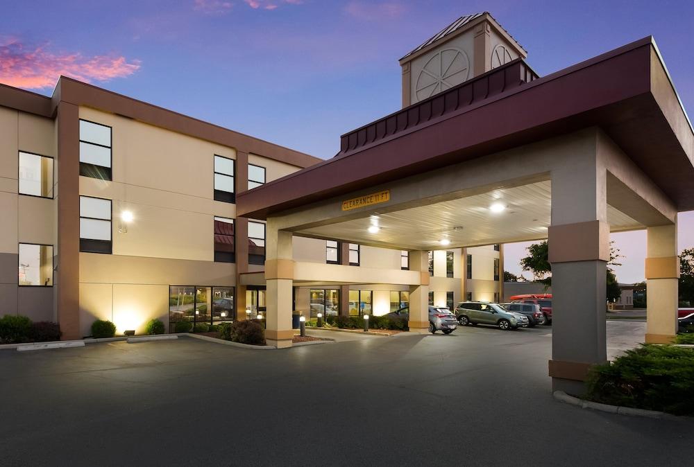Red Roof Inn & Suites Columbus - West Broad photo 20