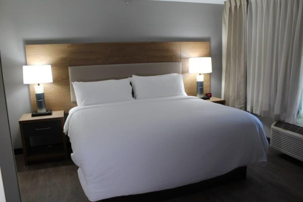 Candlewood Suites Southfield - Detroit by IHG photo 37