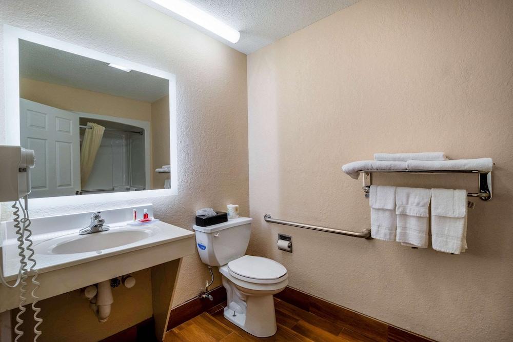 Econo Lodge Inn & Suites Cayce I-26 Airport photo 8