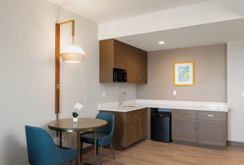 Holiday Inn & Suites Monterey Park Los Angeles by IHG photo 57