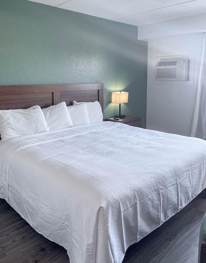 River Bend's Walleye Inn photo 19