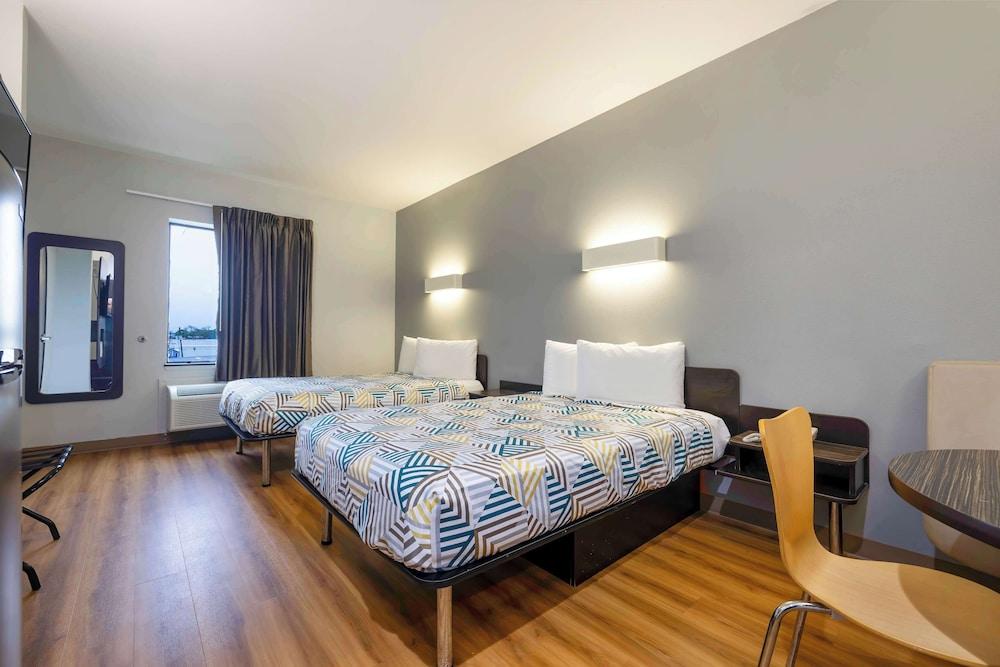 Studio 6 Suites Texas City, Tx – I-45 South photo 7