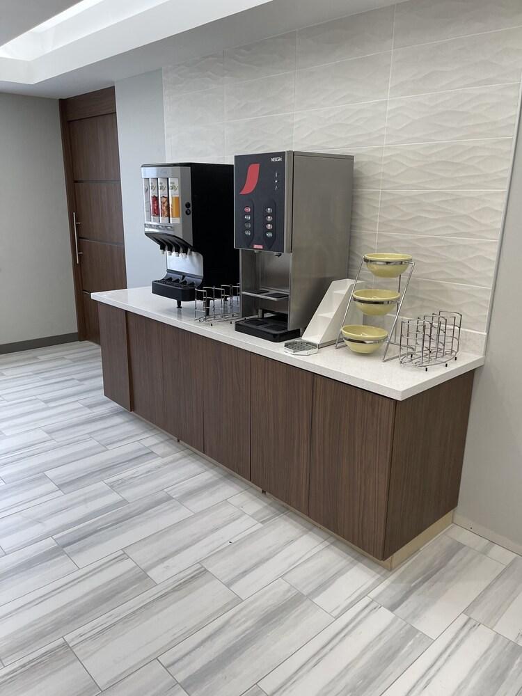 Comfort Inn & Suites Muskogee photo 25