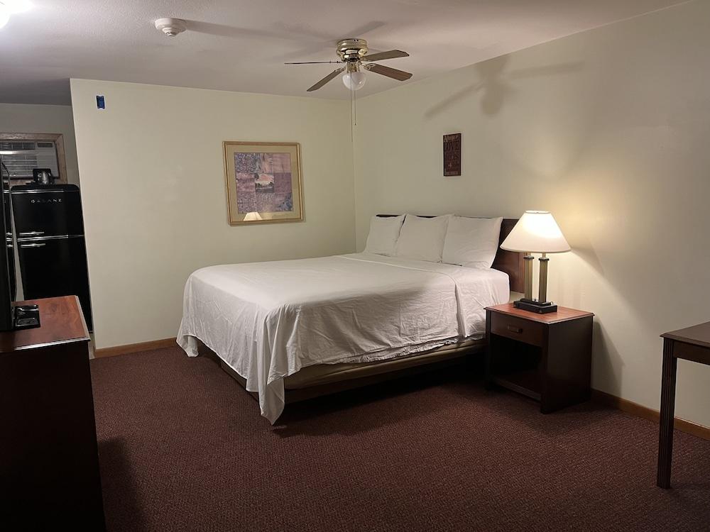 Four Seasons Motel photo 14