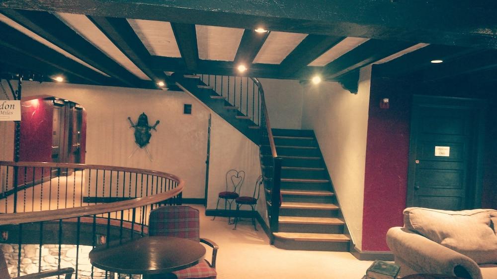 Ye Old English Inn photo 5