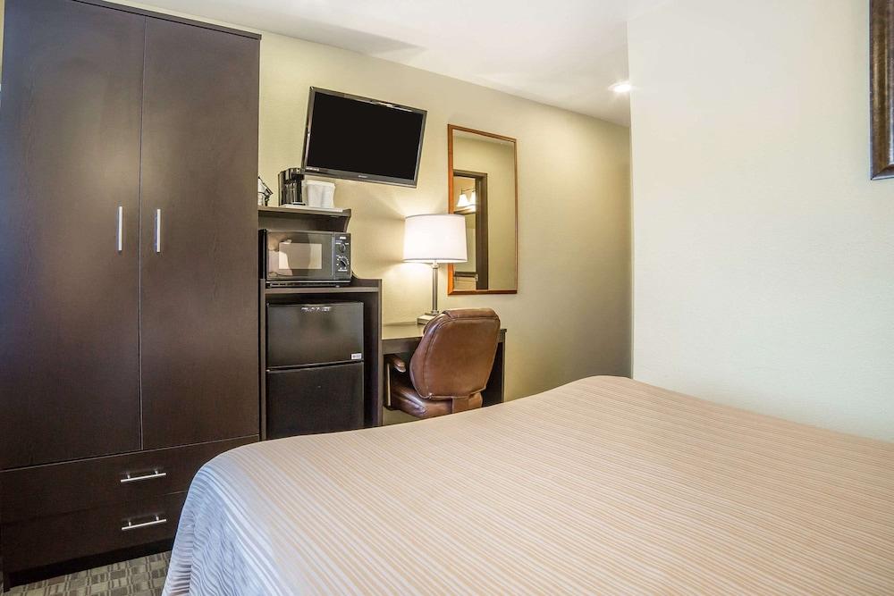 Quality Inn & Suites Elko photo 13