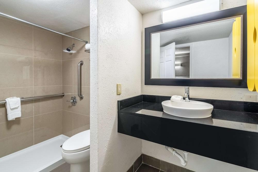 Studio 6 Fort Worth, TX - West Medical Center photo 8