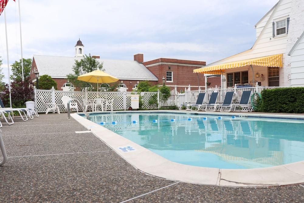Admiral Motel photo 34