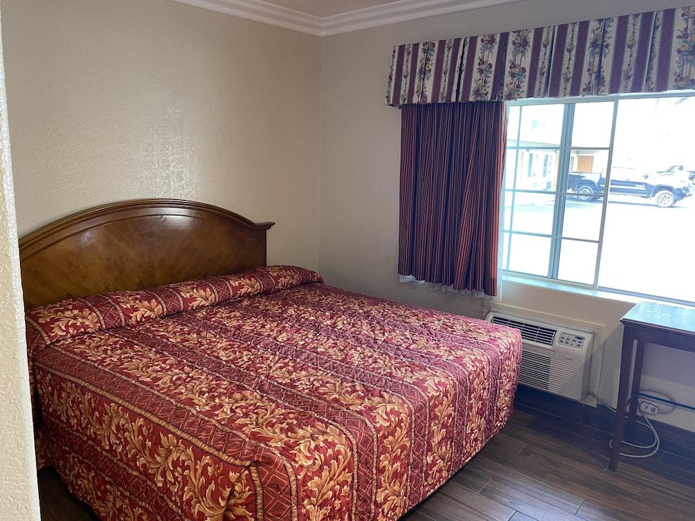 Palace Inn Oxnard photo 19