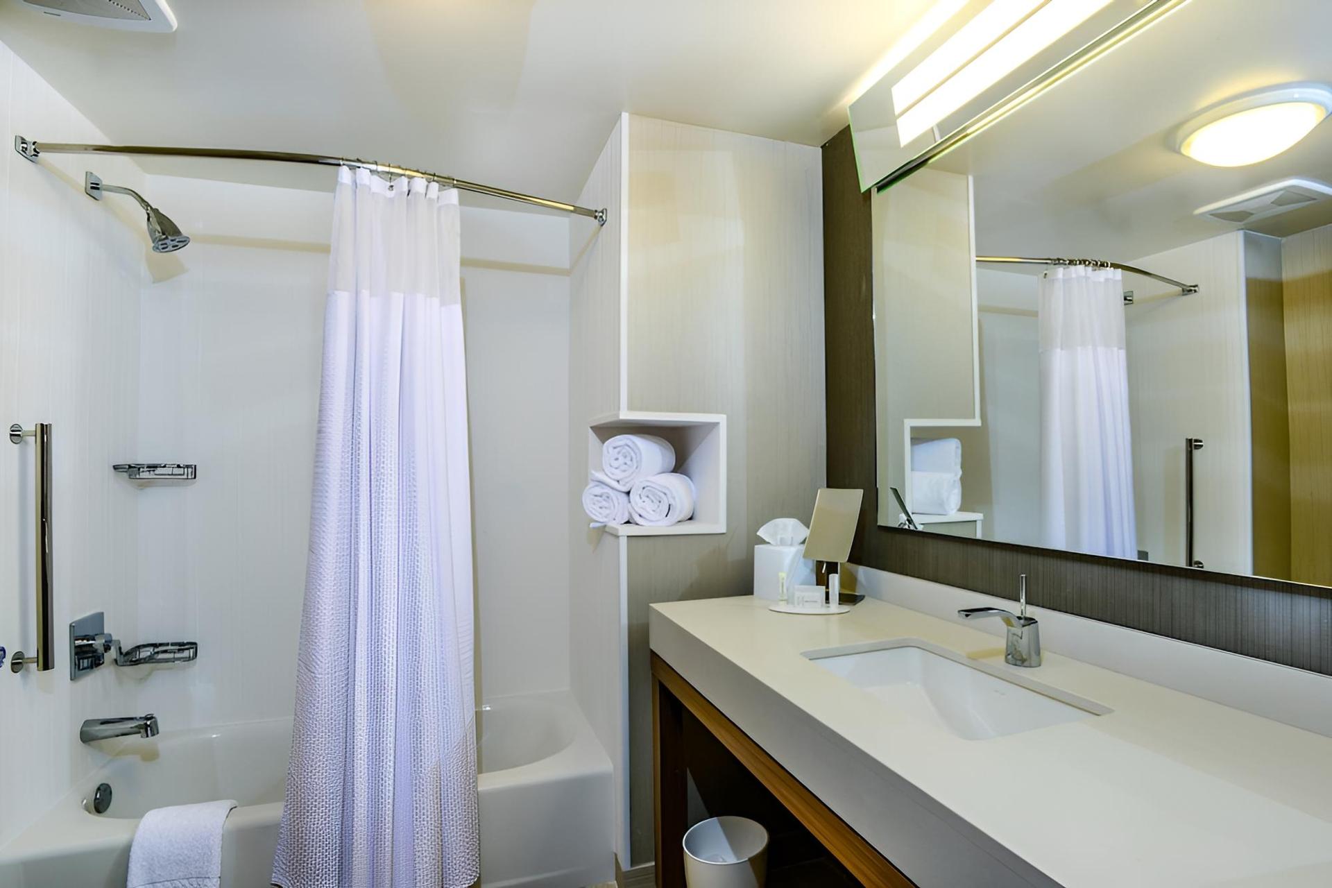 Courtyard by Marriott Lake Charles photo 30