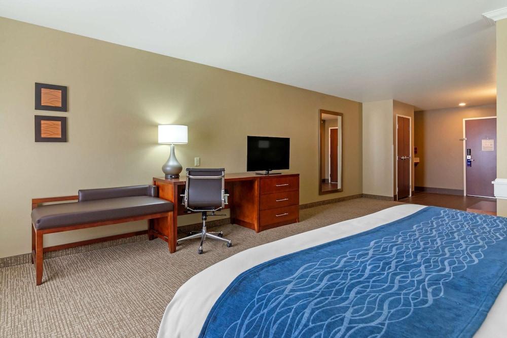 Comfort Inn & Suites Mandan - Bismarck photo 20